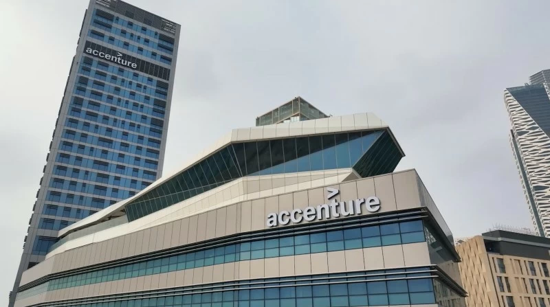 «أكسنتشر» تسرّع جهود إعادة الابتكار المدفوعة بالذكاء الاصطناعي في السعودية بافتتاح مركز عالمي للابتكار جديد في الرياض