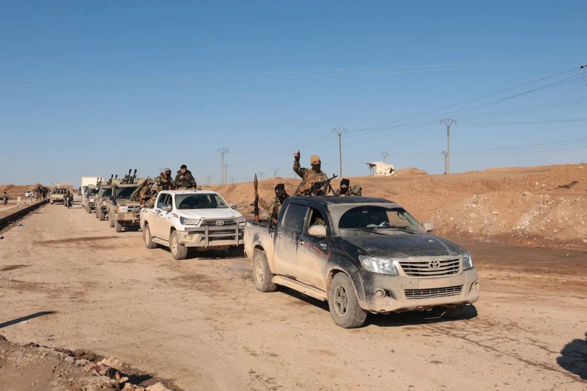 الجيش السوري يعزز انتشاره على الحدود مع لبنان والعراق