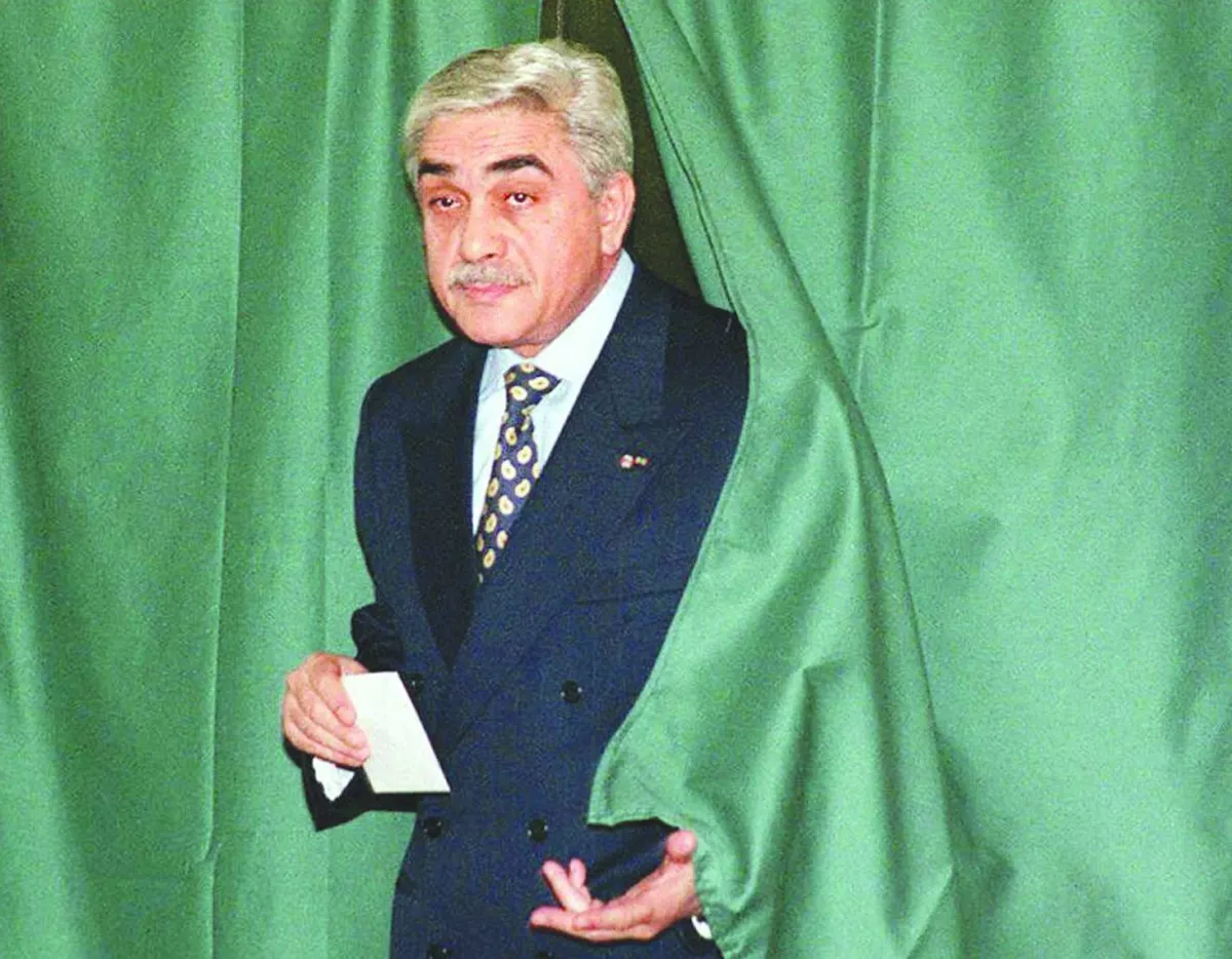 الجزائر تودع جنرال المرحلة الانتقالية