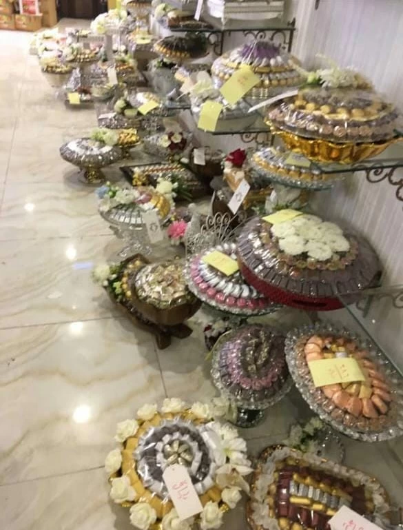 إقبال متزايد على محلات الشوكولاتة في العشر الأواخر.. والهدايا الفاخرة تتصدر