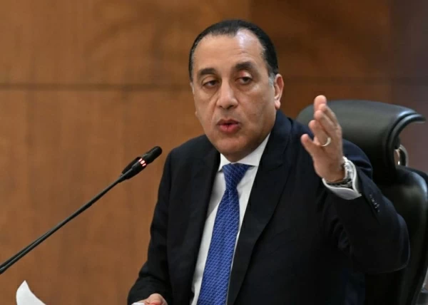 مصر: غلق المحلات والمولات والمطاعم 9 مساءً