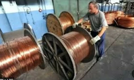 بمخاوف تأجيج الصراع.. خسائر لأسعار الألمنيوم والنحاس