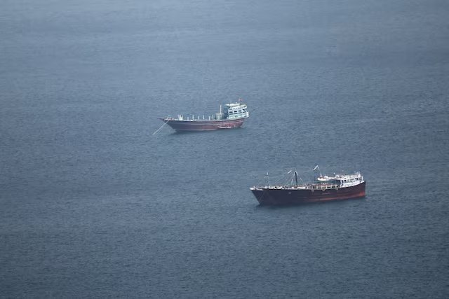 شلل الملاحة في هرمز.. 10% من حاويات العالم عالقة بالمضيق