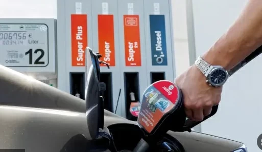 ما الدولة صاحبة أغلى لتر بنزين في العالم ؟