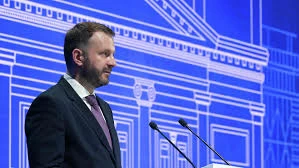 روسيا: الوضع الاقتصادي معقد.. لدينا نقص في الموارد والكوادر