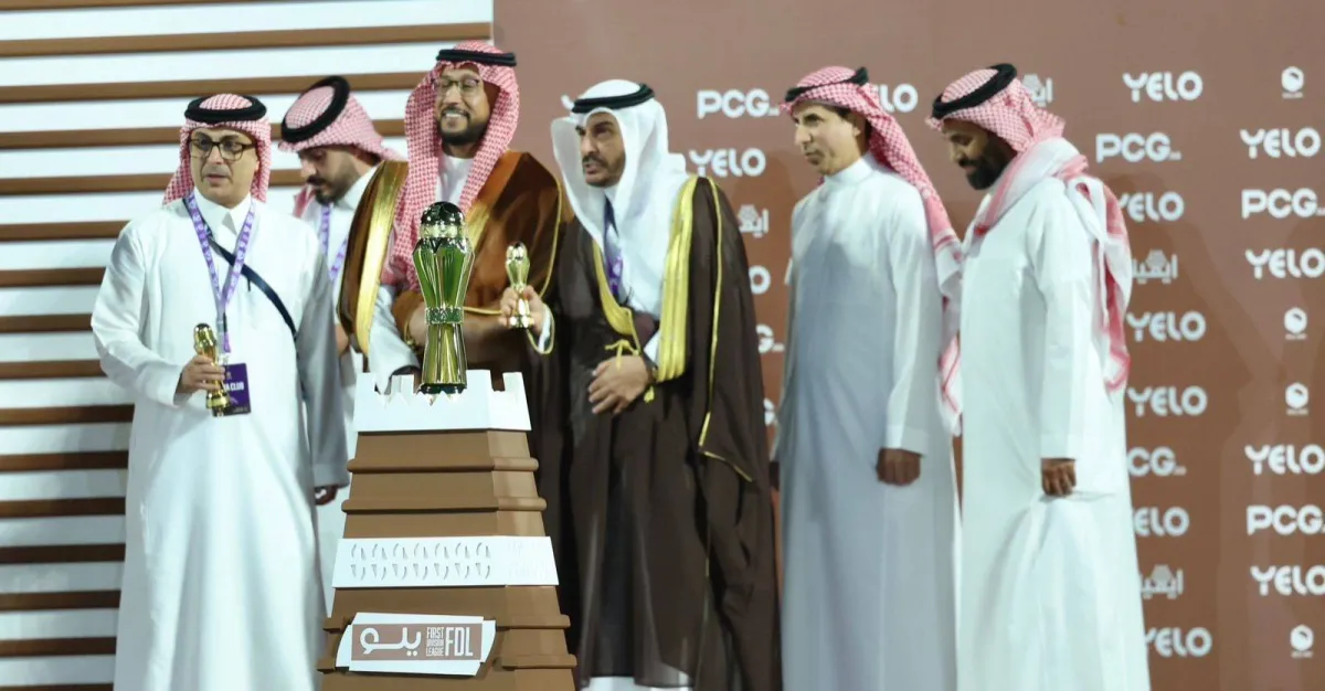خالد بن سطام يتوج أبها بكأس «يلو»