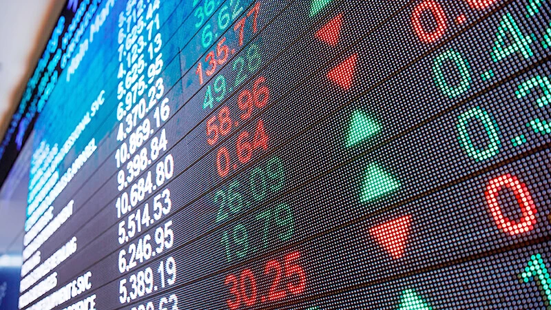 الأجانب.. يقتربون من تملّك نصف تريليون ريال في «تاسي»